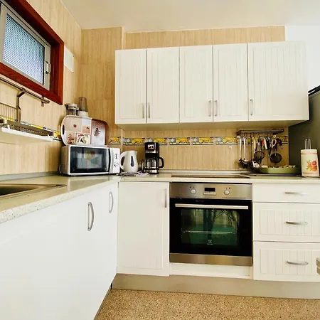 Apartment Orange And White In Yumbo
