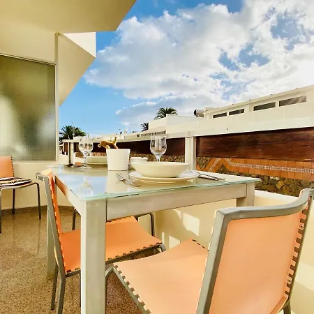 Apartment Orange And White In Yumbo *