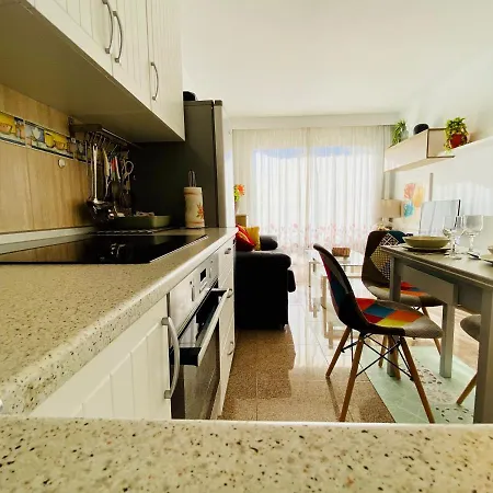 Apartment Orange And White In Yumbo *